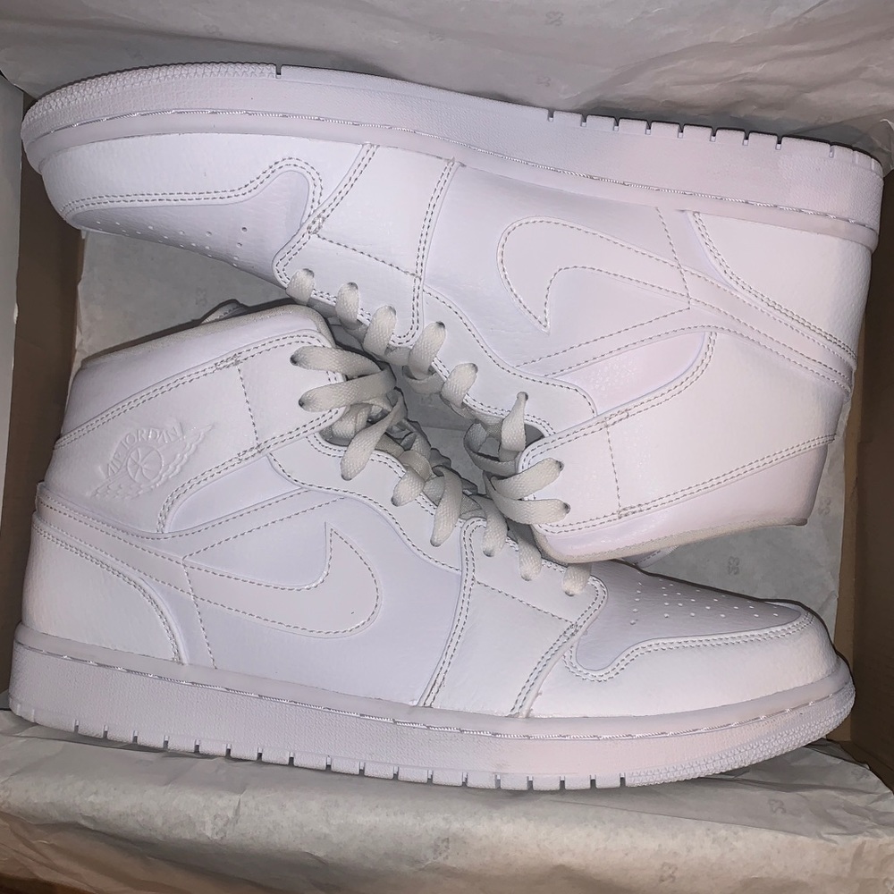 Air Jordan 1 Mid Patent ‘Triple White’ Mens 11.5